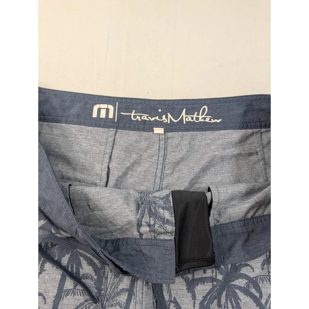 Travis Mathew Board Shorts Mens 38 Blue Tropical Floral Swim Trunks Surf